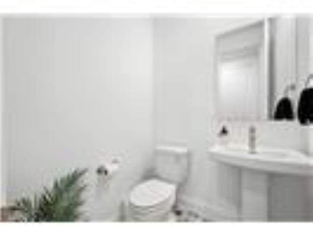 Building Photo - 447 Holly Rd