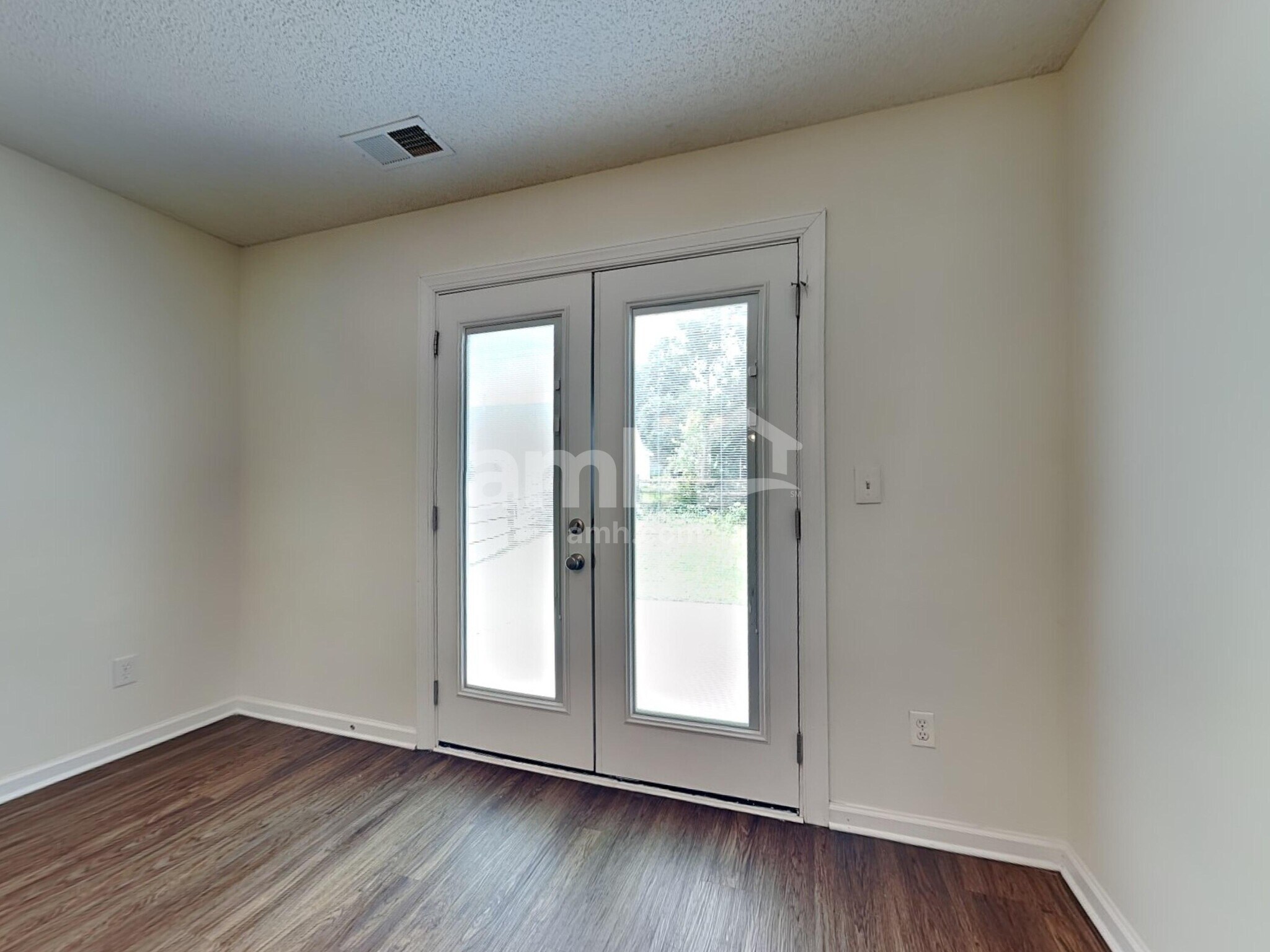 Building Photo - 6335 Dumont Ln