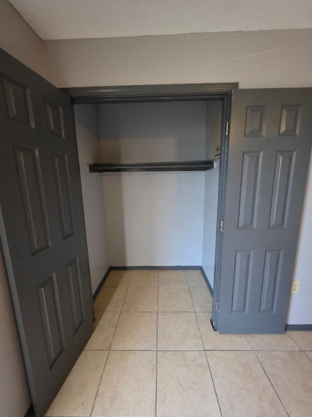 Building Photo - 7801 Sun St