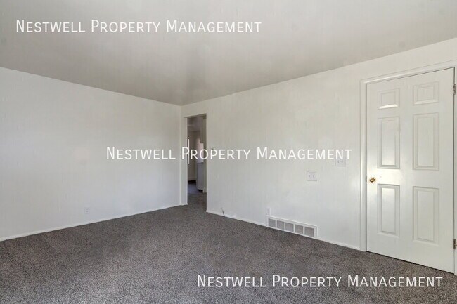 Building Photo - 2465 E 3300 S