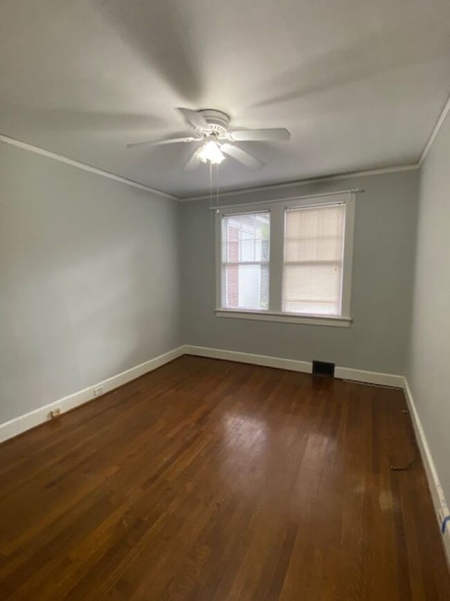 Building Photo - 3 bedroom 2 bath  Heathwood/ Melrose Heights Area