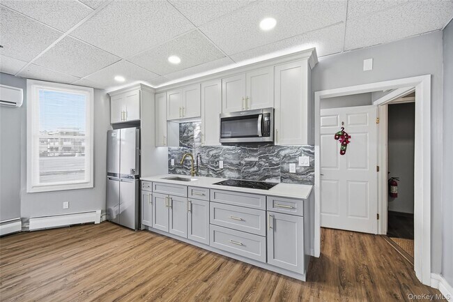 Building Photo - 32 W Main St