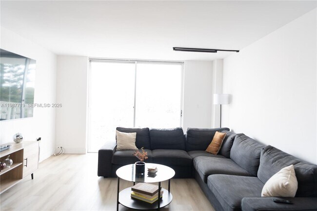 Building Photo - 13155 Ixora Ct