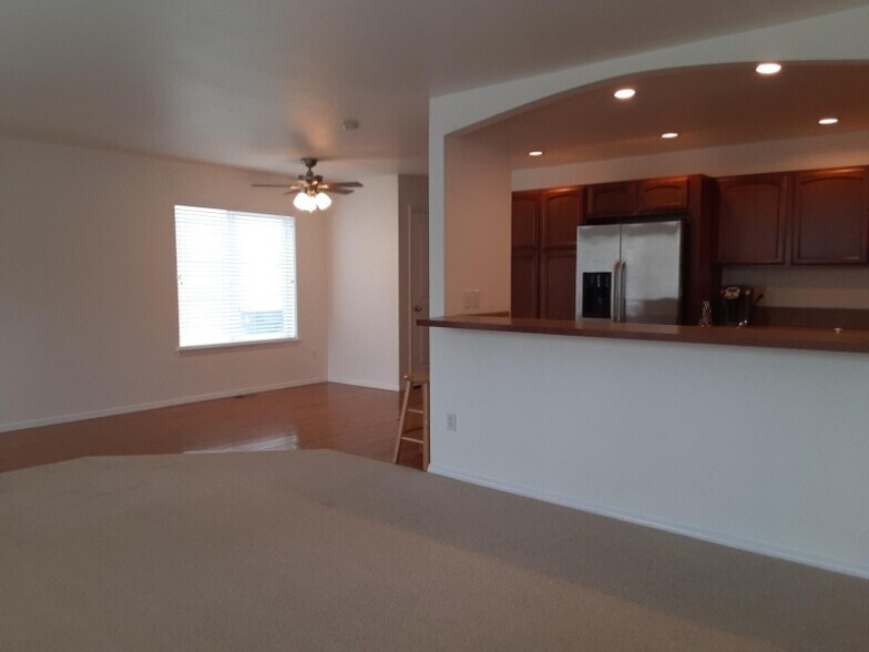 Building Photo - 2730 10th Ct SE