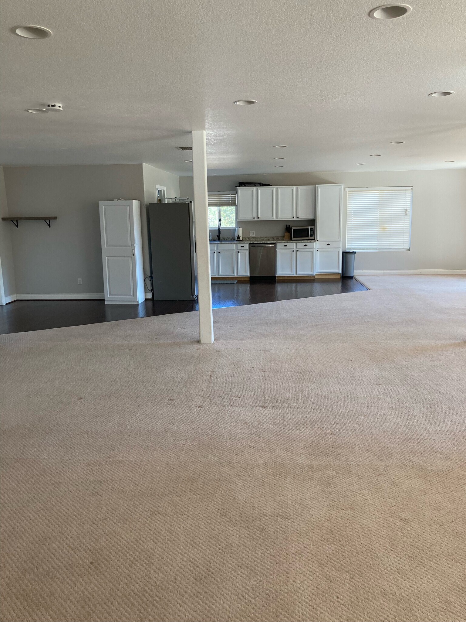 Building Photo - 11112 Calgary Way