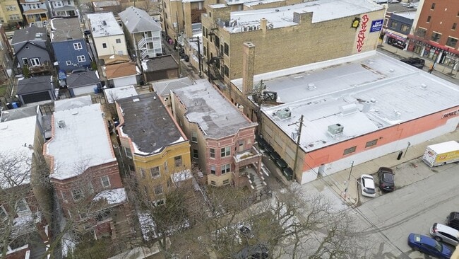 Building Photo - 4742 N Sawyer Ave