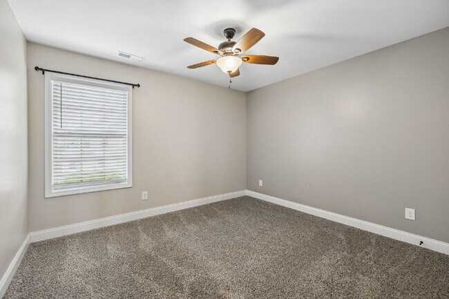 Building Photo - 275 Crusaw Dr