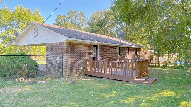 Building Photo - 122 Barnesville Rd