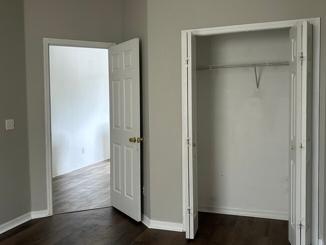 Building Photo - 1752 Cambridge Village Ct