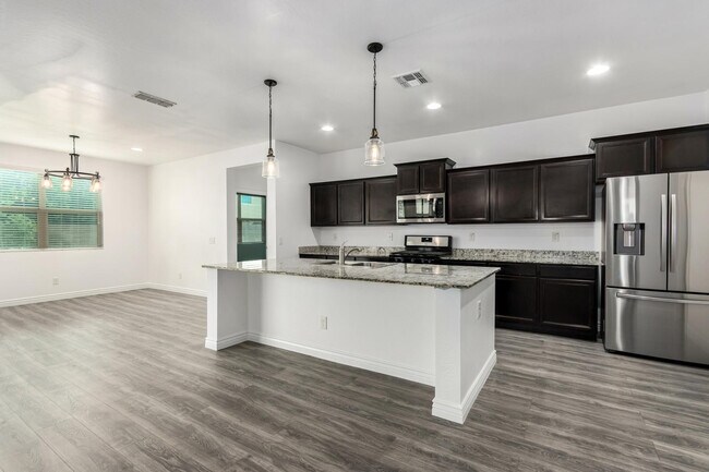 Building Photo - 1035 Carlsbad Dr