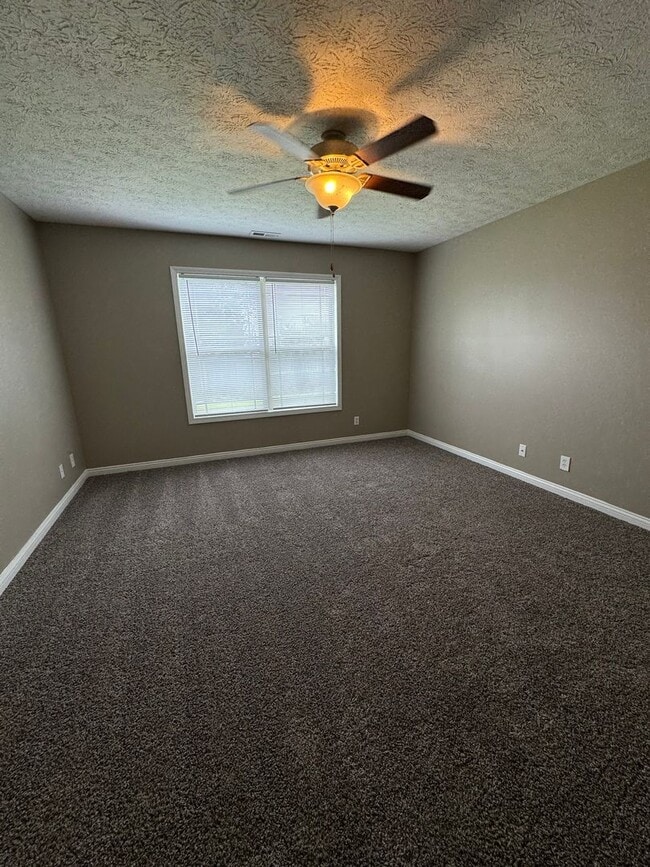 Building Photo - 3 Bedroom Single Family Home Available in ...