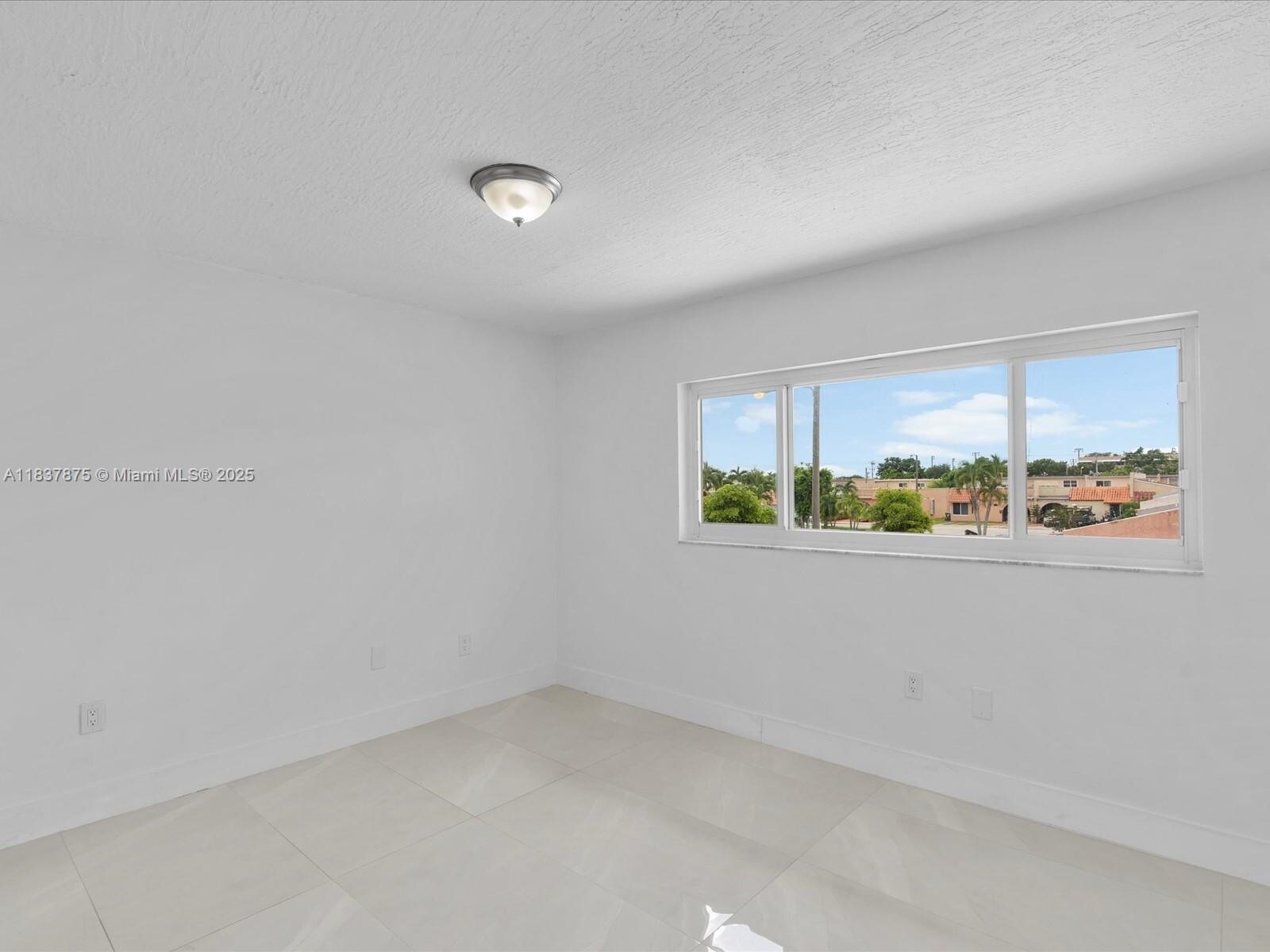 Building Photo - 1790 W 58th St