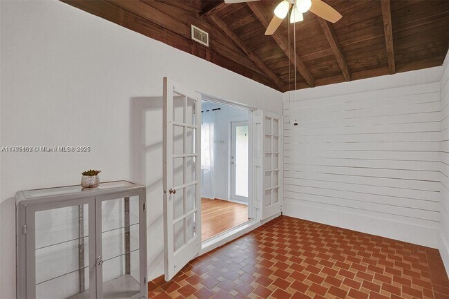 Building Photo - 2462 SW 22nd Terrace