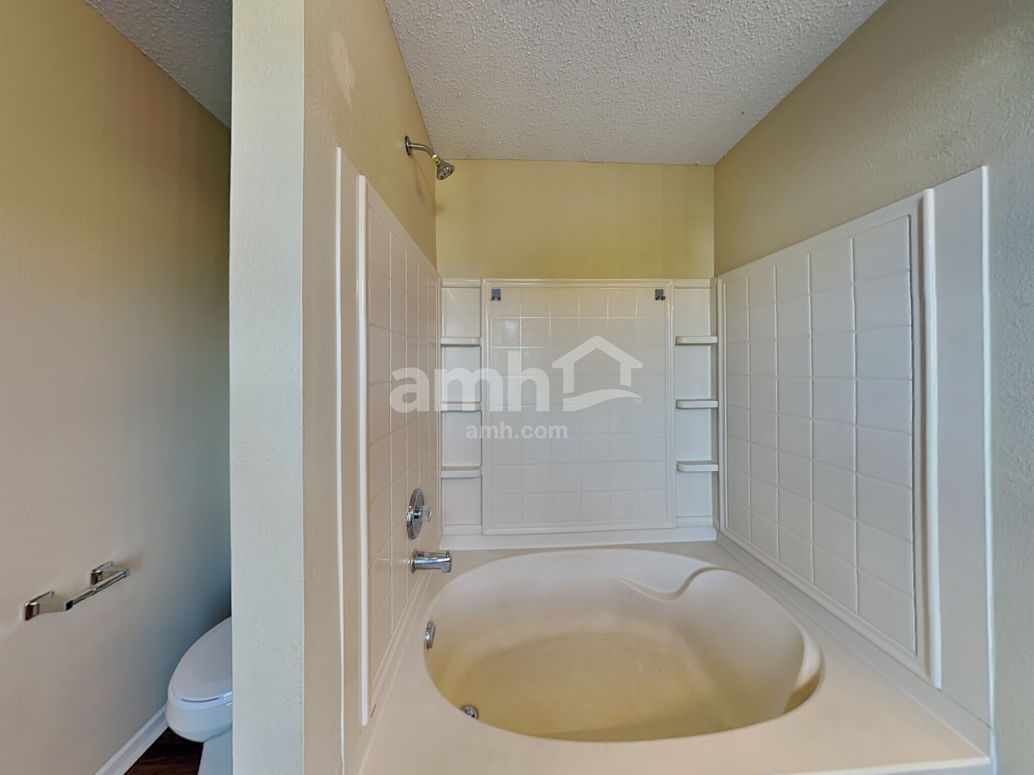 Building Photo - 5862 N Quincy Dr