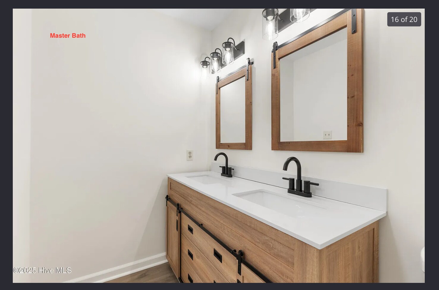 Building Photo - Room in House on Country Ln