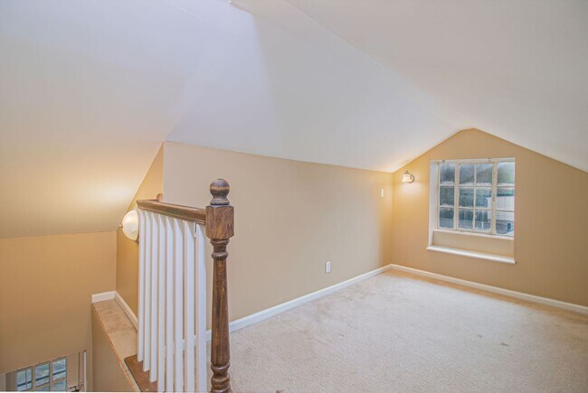 Building Photo - 3 bdrm, 2 bath home near Emory & CDC