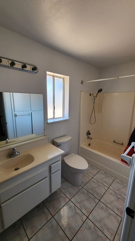 Building Photo - 389 Summer Creek Ct