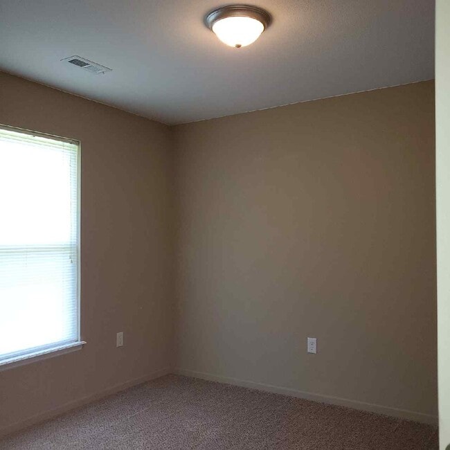 Building Photo - 524 W Gay St