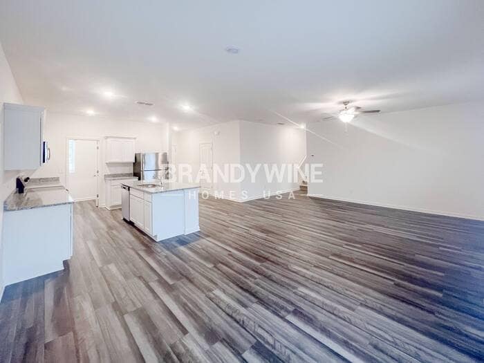 Building Photo - 56 Otway Lp