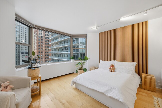 Building Photo - 535 N Michigan Ave