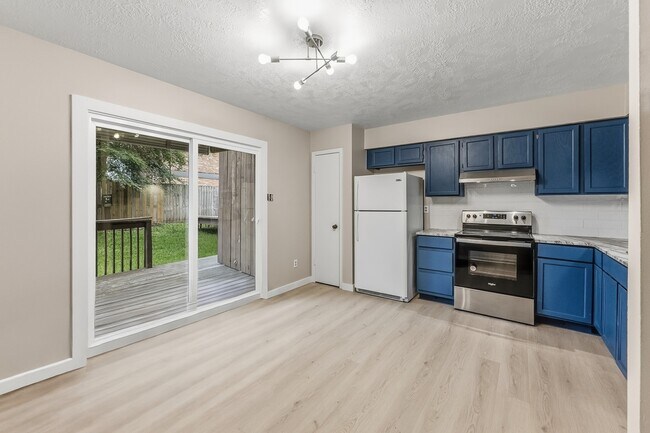 Building Photo - 2521 Crosstimbers Dr