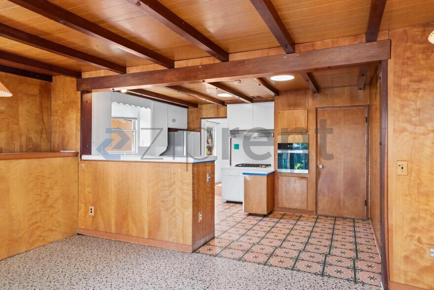 Building Photo - Unit