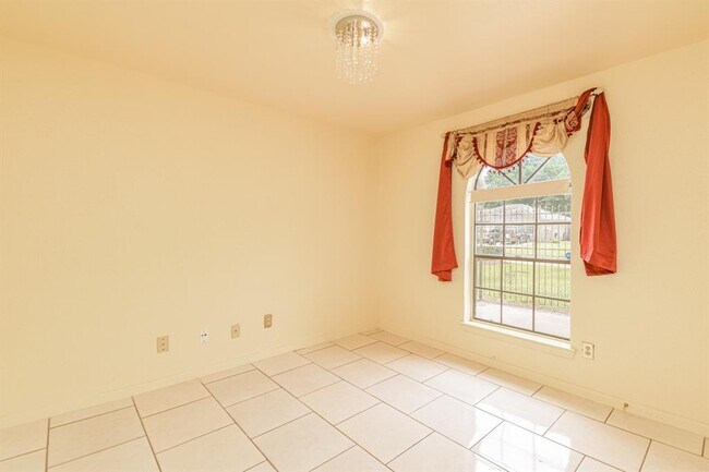 Building Photo - 3803 Lochmire Ln