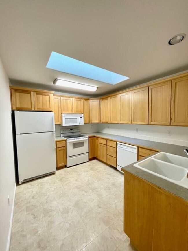 Building Photo - Fawn Run Duplex - 00000-FAWN-00