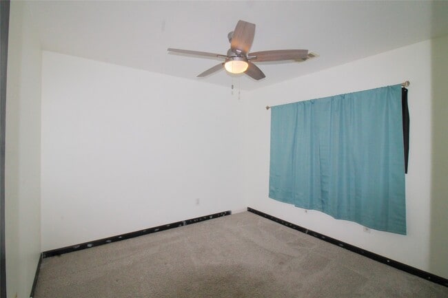 Building Photo - 3827 Dogwood Tr