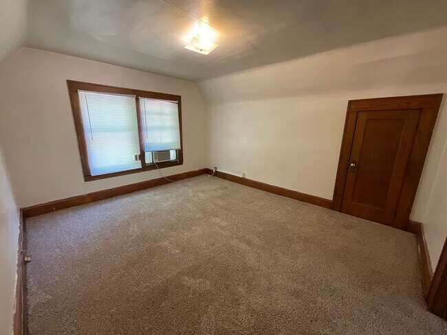 Building Photo - COLLEGE PRE-LEASING