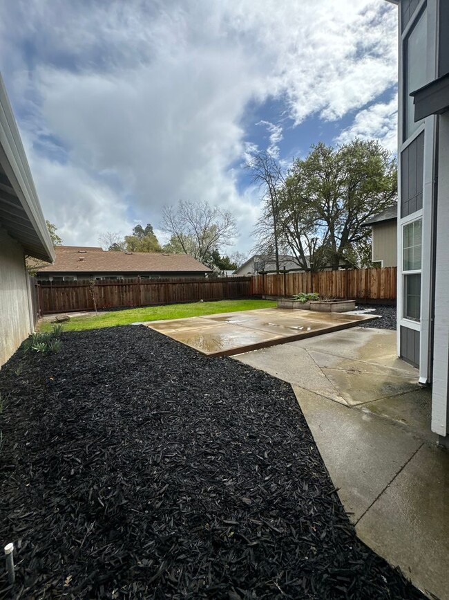 Building Photo - **For Rent: Beautiful 3-Bedroom Home with ...