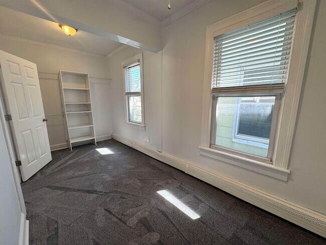 Building Photo - 24 Pamrapo Ave