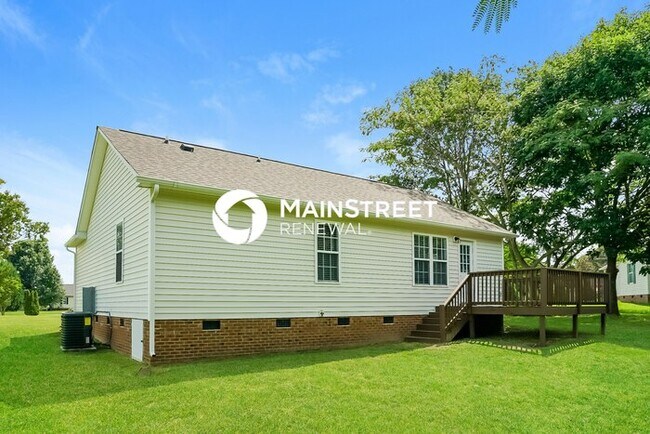 Building Photo - 3 Bedroom Pet-Friendly Home in CLAYTON, NC...