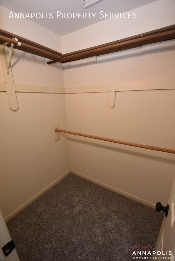 Building Photo - 418 Crane's Roost Ct