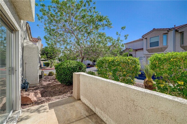 Building Photo - 4040 Castle Cove Dr
