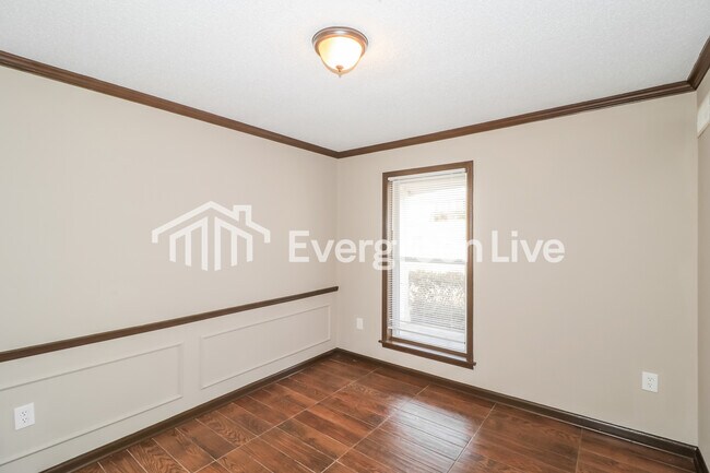 Building Photo - 3465 E Rolling Woods Dr