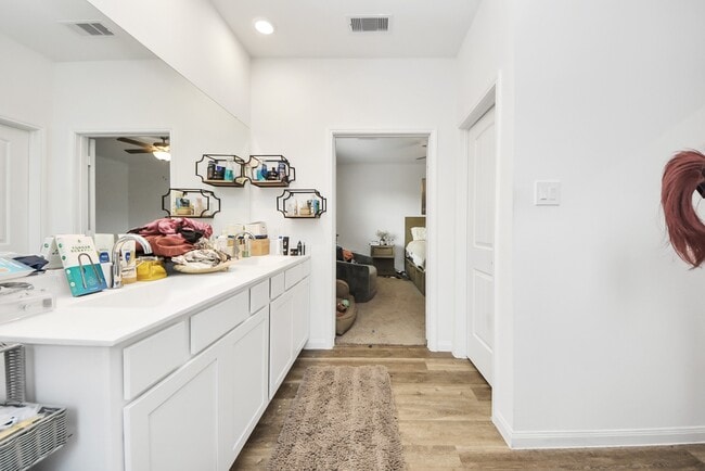 Building Photo - 9447 Klein Ln