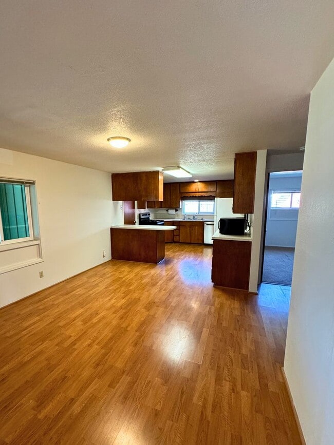 Building Photo - (HAR) South Eugene 4 bedroom/2 bath Home
