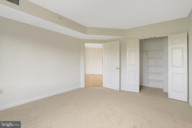 Building Photo - 3101 N Hampton Dr