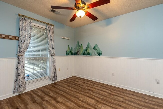 Building Photo - 3418 Broadway St