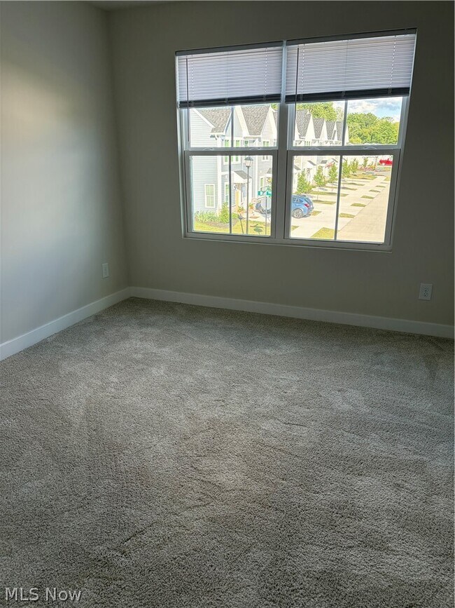 Building Photo - 1288 Divot Cir