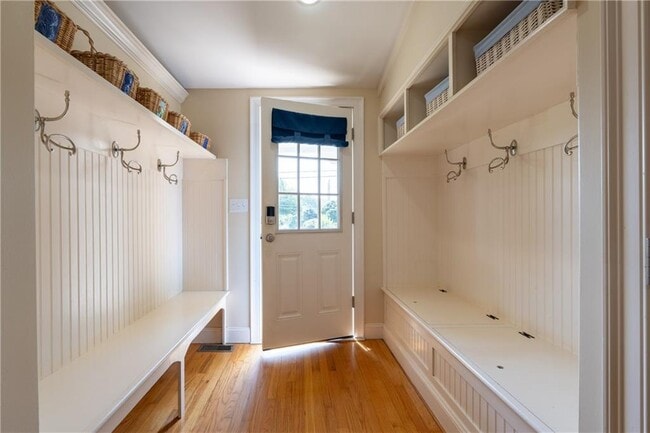 Building Photo - 48 Pleasant St