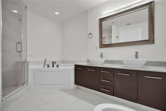 Building Photo - 3029 NE 188th St