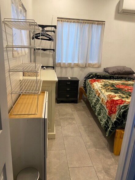 Building Photo - 1669 S Rimpau Blvd