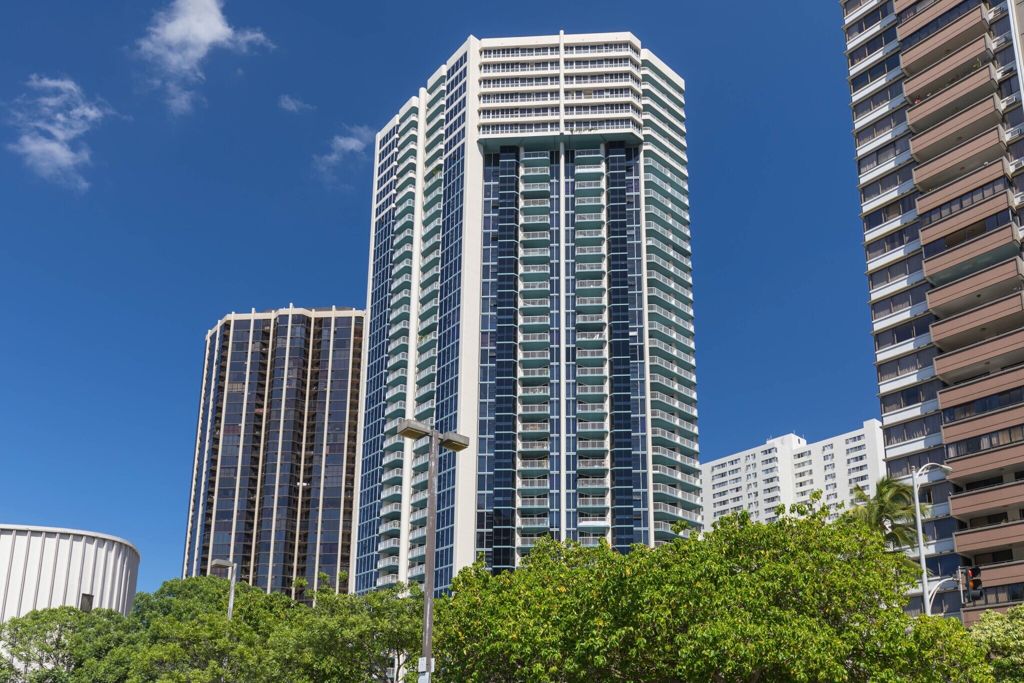 Building Photo - 1212 Nuuanu Ave