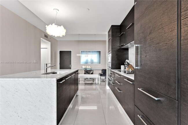 Building Photo - 900 Biscayne Blvd