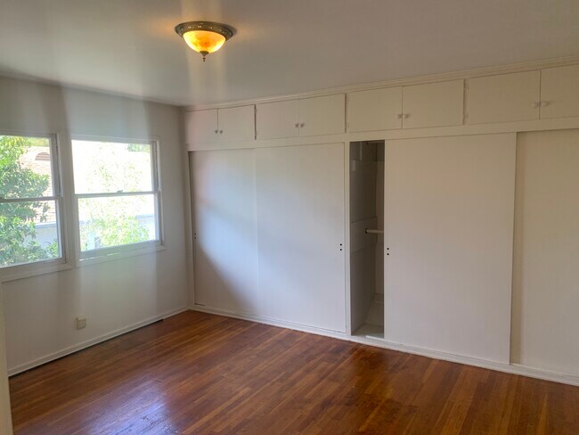 Building Photo - 958 11th St