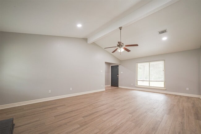 Building Photo - 10190 Dogwood Lp