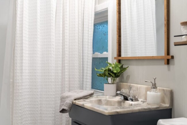 Building Photo - 3175 Rocky River Dr