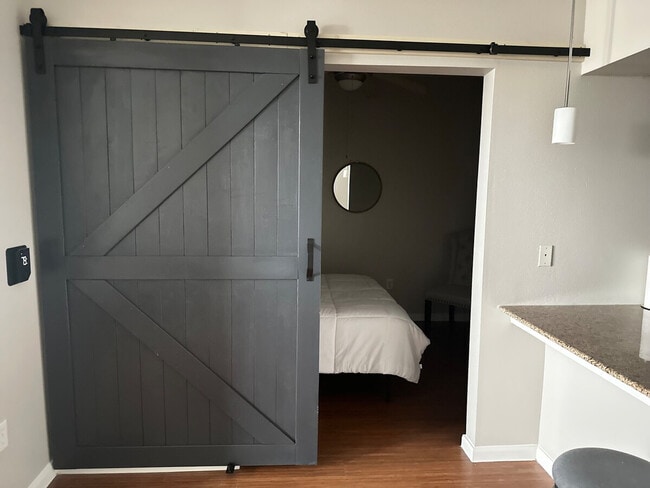 Building Photo - 800 Town and Country Blvd